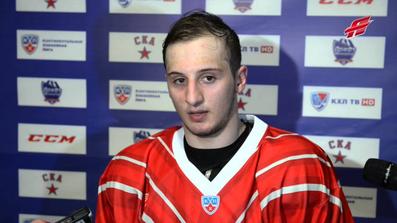 манукян хоккеист