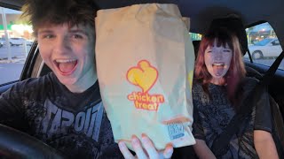 ASMR WITH MY GIRLFRIEND (eating chicken)