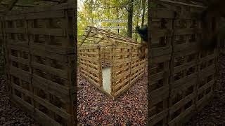 #campvibes #exploremore #solocamping#primitivebuilding #survivalskills #naturebuild