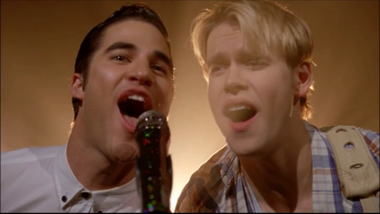 Glee - Heroes (Full performance)4x07