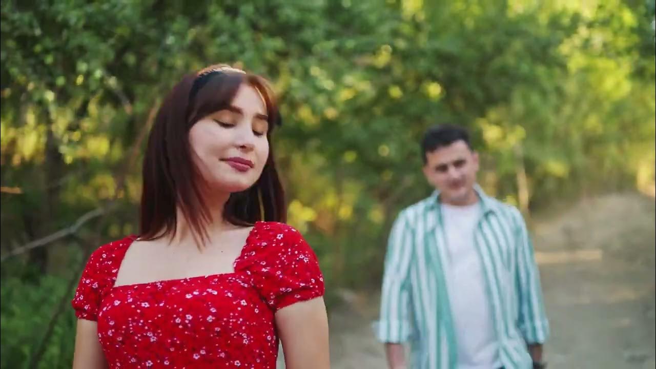 Menga ularning sikishlari haqidagi videoni korsating. Bir yigit onanizm bilan ushlangan.