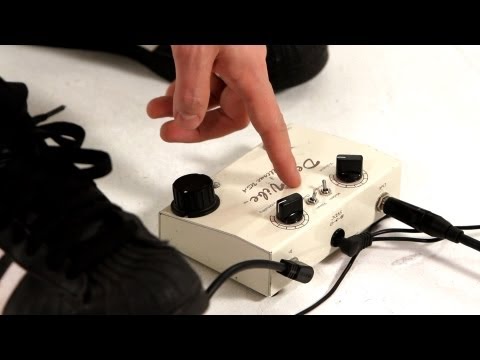 how-to-create-hendrix-sound-w/-wah-pedal-|-guitar-pedals