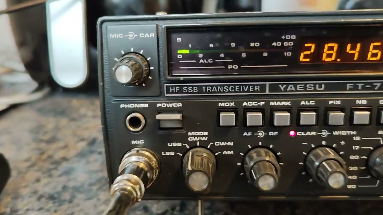 10 meters on the Yaesu ft-707 - YouTube