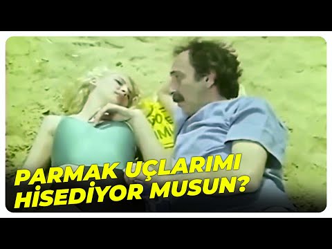 Bakalım Ne Kadar İleri Gidebiliyorum! | Çılgın Berber - Aydemir Akbaş Eski Türk Filmi