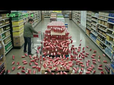 Soda pyramid collapses in superm…