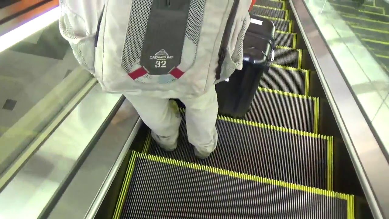 Jr大阪駅連絡橋口 ３f から中央口への行き方 アクセス Youtube