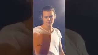 Video thumbnail of "Okay, you can cry #shorts #harrystyles #onedirection"