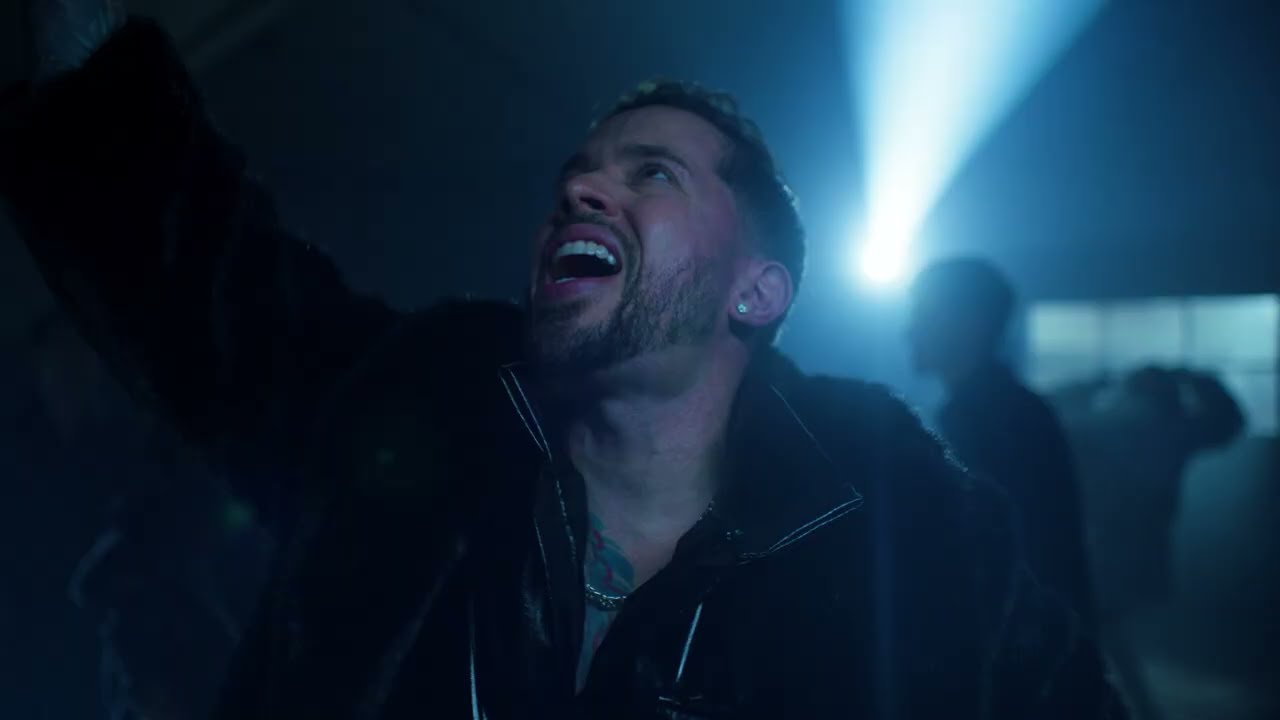 Guarda De La Ghetto - INYB (Official Video) su YouTube Guarda De La Ghetto - INYB (Official Video) su YouTube