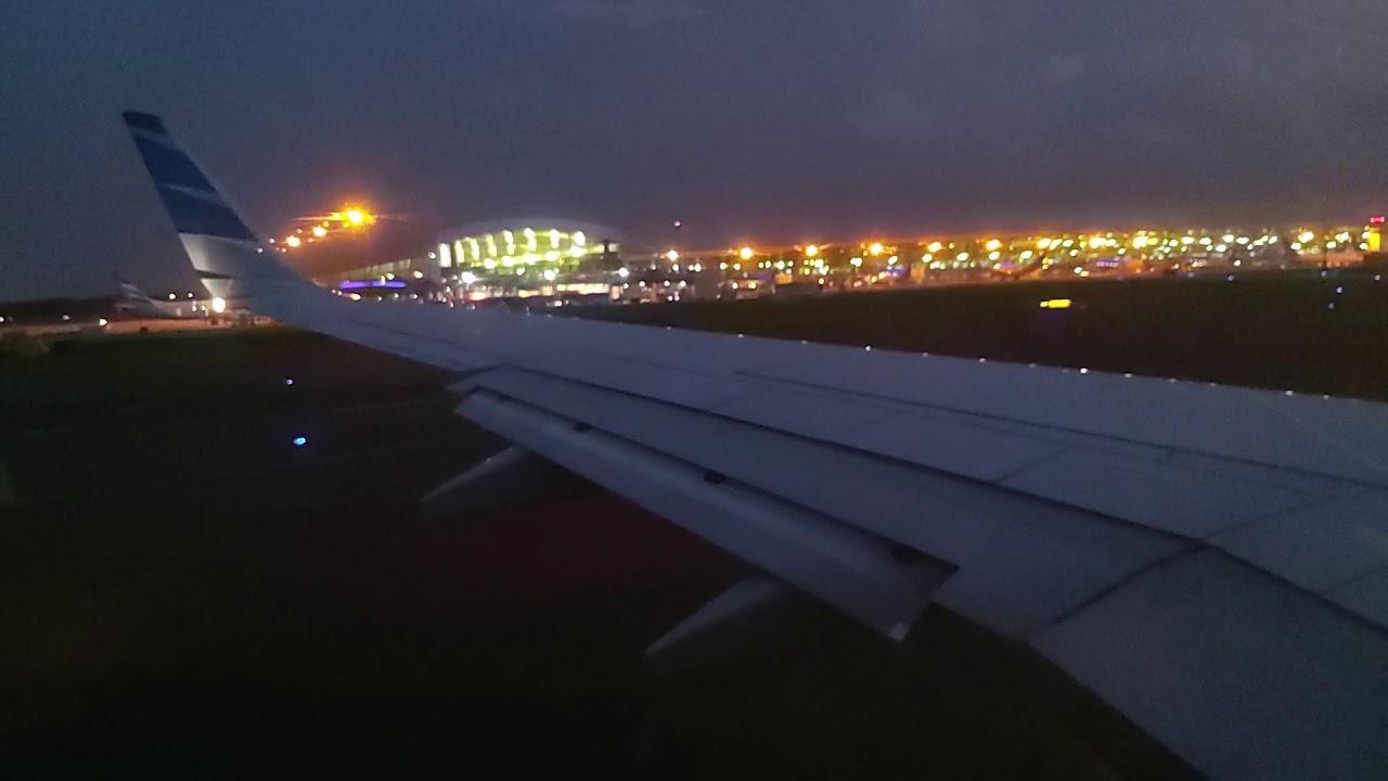 Take Off Garuda A330 di Bandara Soekarno Hatta  ke Juanda malam Hari