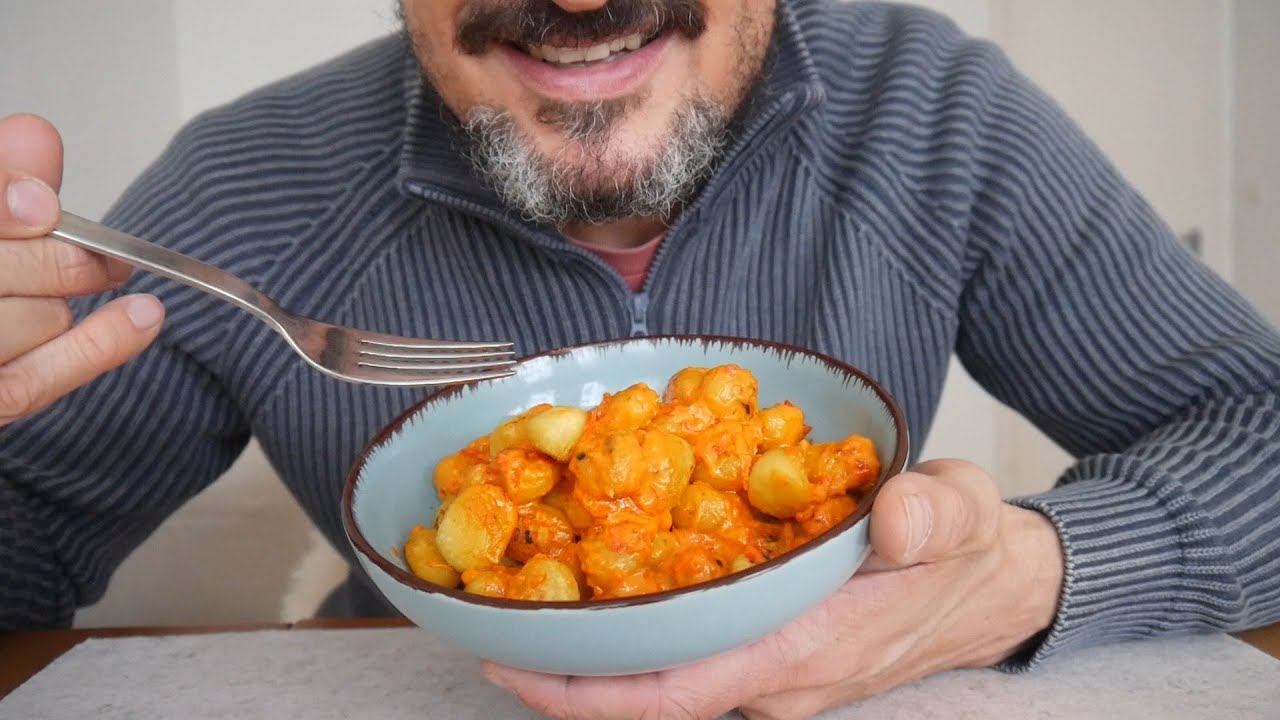 ASMR IN ITALIANO – Gnocchi con Pesto alla Calabrese