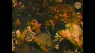 Cyndi Lauper,: "Girls Just Wanna Have Fun" (Programa: Siempre En Domingo, 1987)