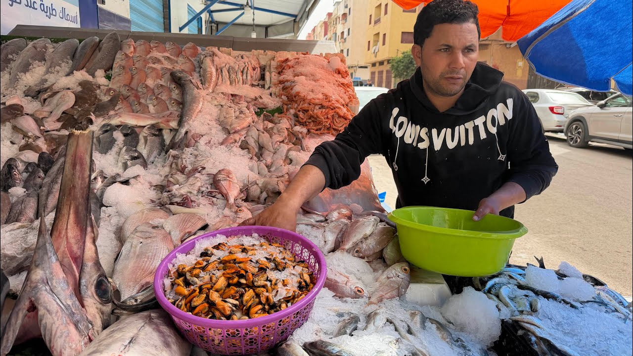 جولة في أسواق الأسماك والخضر لقيتو شي رخا في مدينتكم ؟ 