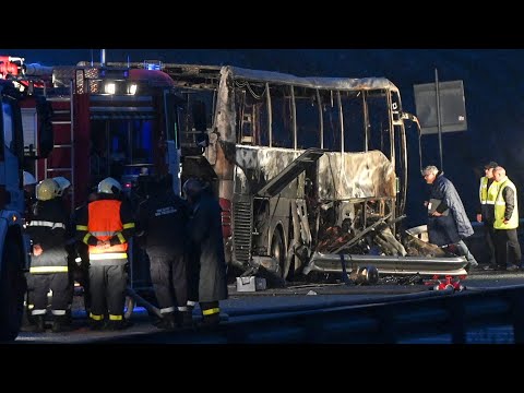 Mueren 46 personas al incendiarse un autobús en Bulgaria
