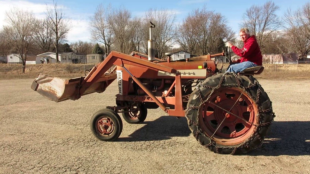 Lot 38 Farmall Tractor With 7 Loader Bucket Model 450 Serial lot-38-farmall-tractor-with-7-loader-bucket-model-450-serial