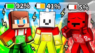 JJ vs Mikey vs Carrie: BATTERY LIVE BATTLE in Minecraft - Maizen