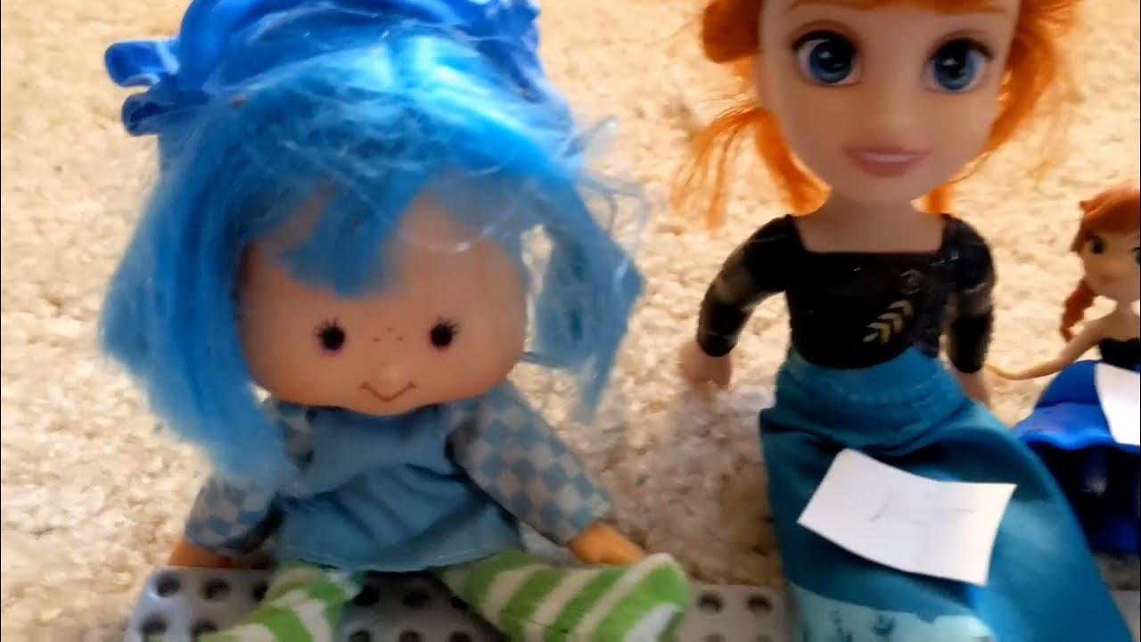 Elsia And Annia Go To School! YouTube