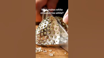 What makes white strawberries white? #asmr #asmrsounds #asmrvideo  #quiz  #quiztime Satisfying