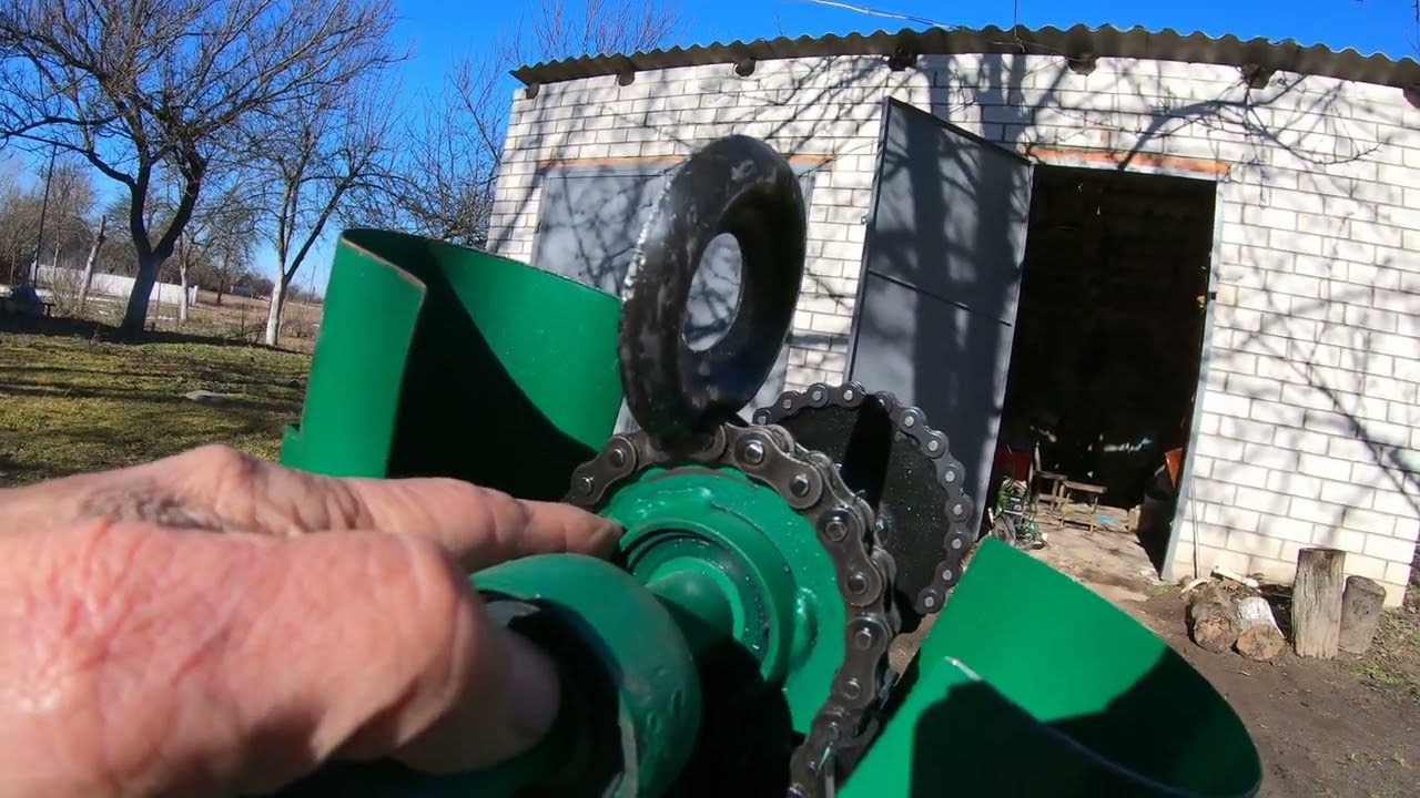 Это не картофелесажалка это сплошной брак.  Купите- пожалеете.