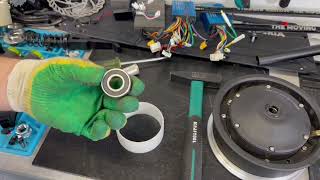 видео: White Siberia Nerpa Pro замена подшипников на заднем моторе. картинка: White Siberia Nerpa Pro замена подшипников на заднем моторе.