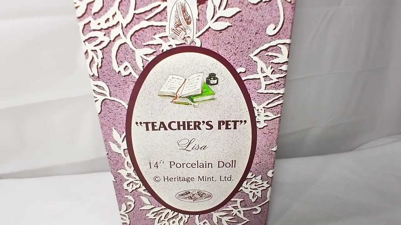 Vintage Heritage Mint Teacher's Pet 'Lisa'  Porcelain Doll