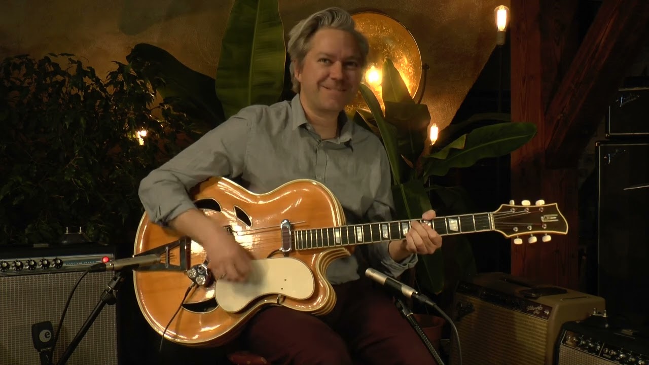 Arthur Lang Deluxe German Archtop guitar played by Tobias Hoffmann 