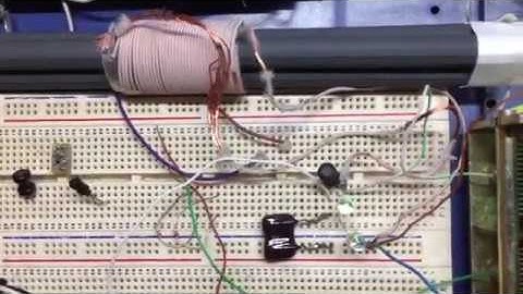 Crystal Radio lights up two LEDs without battery