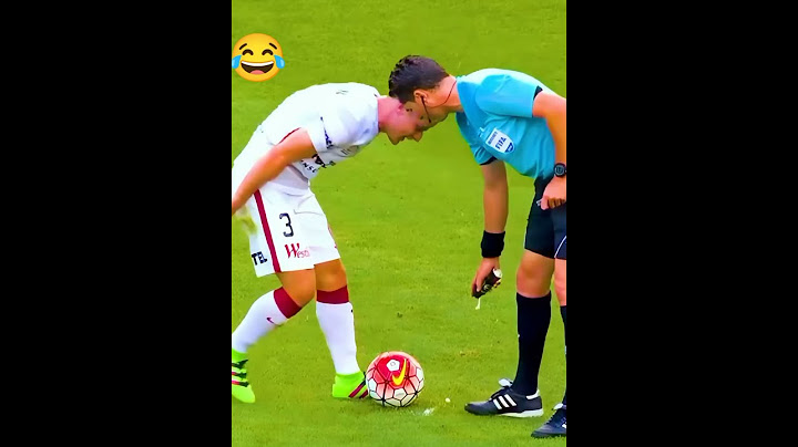 Players vs spray 😂 #shorts #football