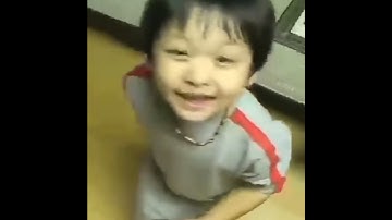 [스키즈 리노] 어릴 때 웃는 모습 그대로네
