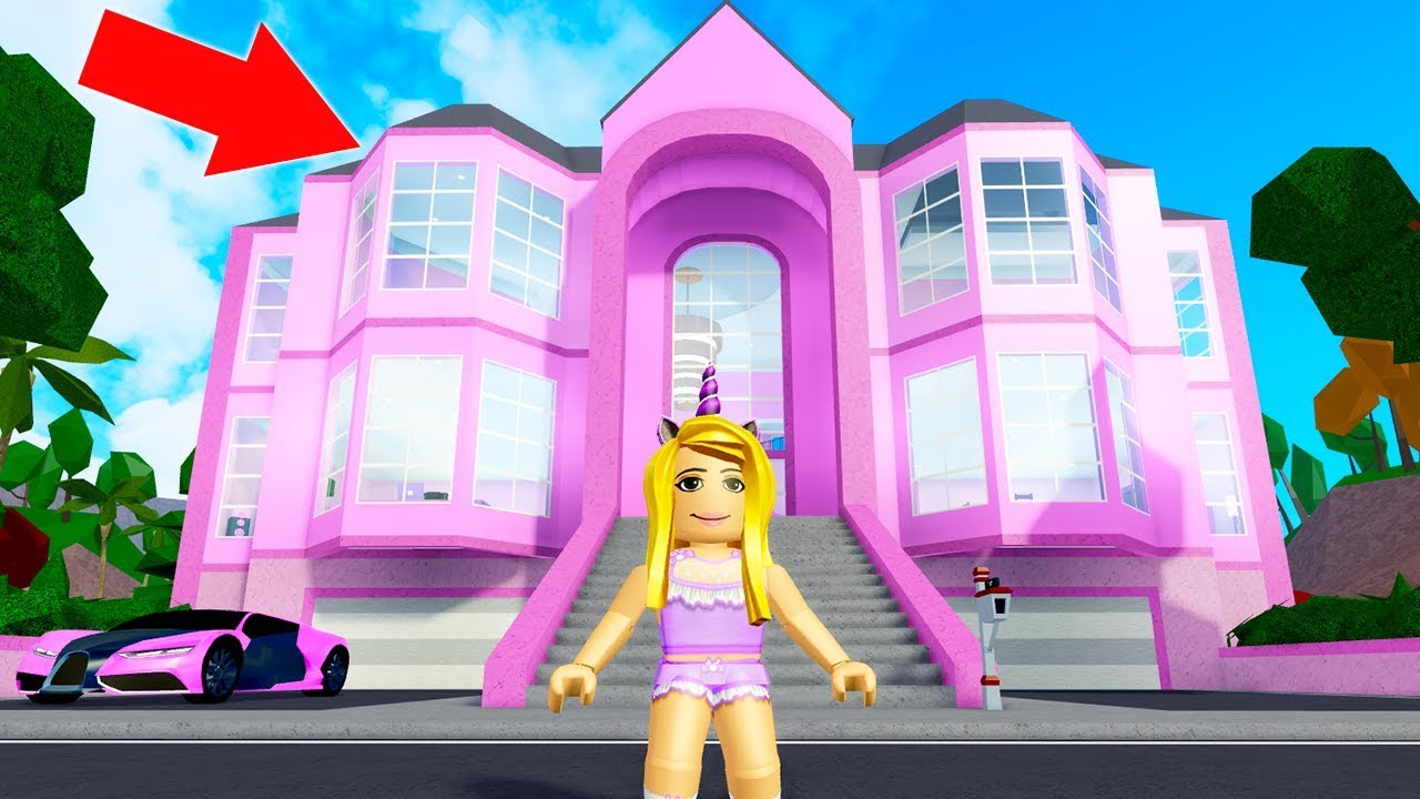 I Bought A Huge Mansion In Robloxian Highschool Roblox Youtube