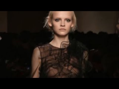 VALENTINO WOMENS FASHION SHOW COLLECTION SPRING SUMMER 2011 Newest Fashion