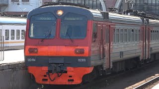 Электропоезд ЭД4М-0289 отправляется с Казанского вокзала