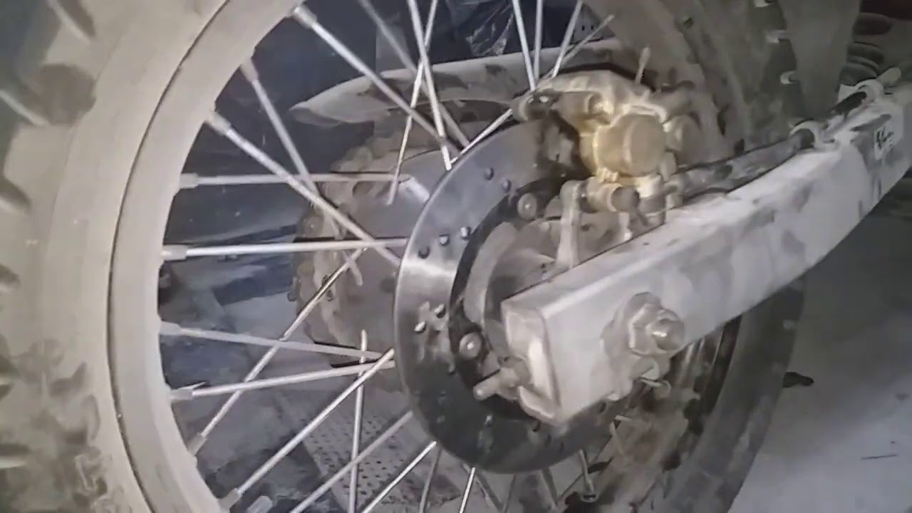 Patilhas e disco trocado