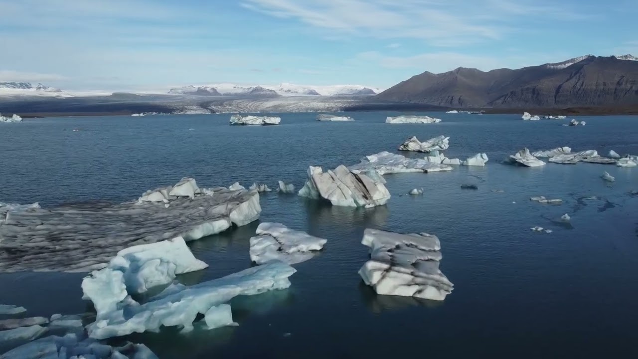 Diamond beach glacier lake Joris