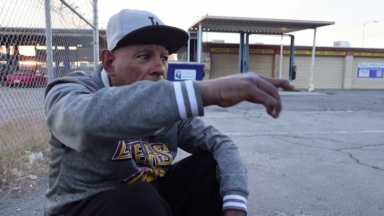 От горя к зависимости: Роберт рассказывает об ужасающей реальности бездомности.