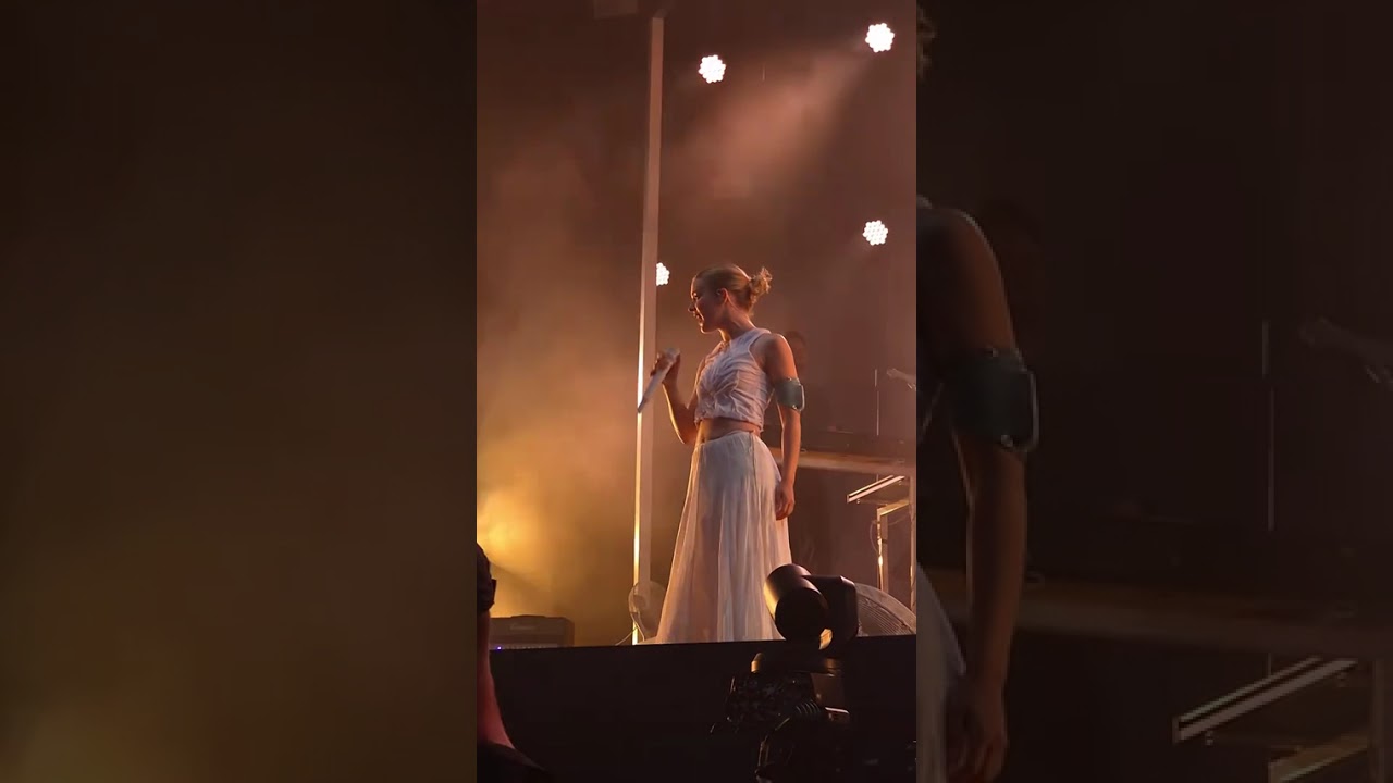 Pommelien Thijs - Ben je klaar (Concert At Sea)