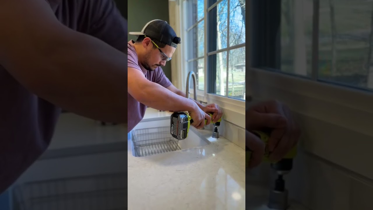 Устанавливаем ополаскиватель для посуды Delta Faucet на нашей кухне! 