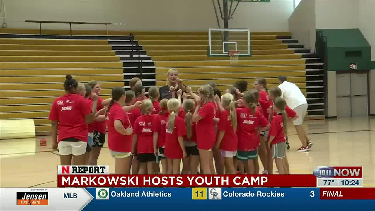 Alexis Markowski hosts youth basketball camp