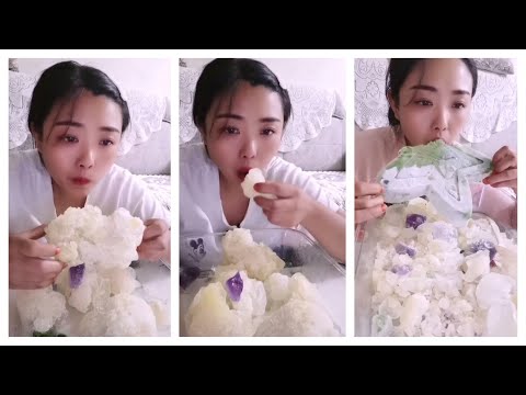 Eating Ice ASMR Her Crunchy Ice ❄️ 吃冰 ｜ 얼음 먹기 ｜ 氷を食べる