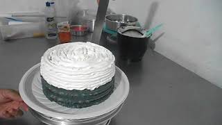 BOLO SIMPLES QUE JÁ SAI RECHEADO DO FORNO, UMA DELÍCIA !!