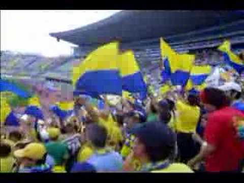 17.000 aficionados amarillos acudieron al primer partido de ascenso a Segunda DivisiÃ³n contra la Real Sociedad B. Los que cantan y animan sin parar son los Ultra Naciente. El resultado del encuentro fue Victoria por 1-0 de la UniÃ³n Deportiva Las Palmas (gol de Siro Darino). www.UDLasPamas.NET