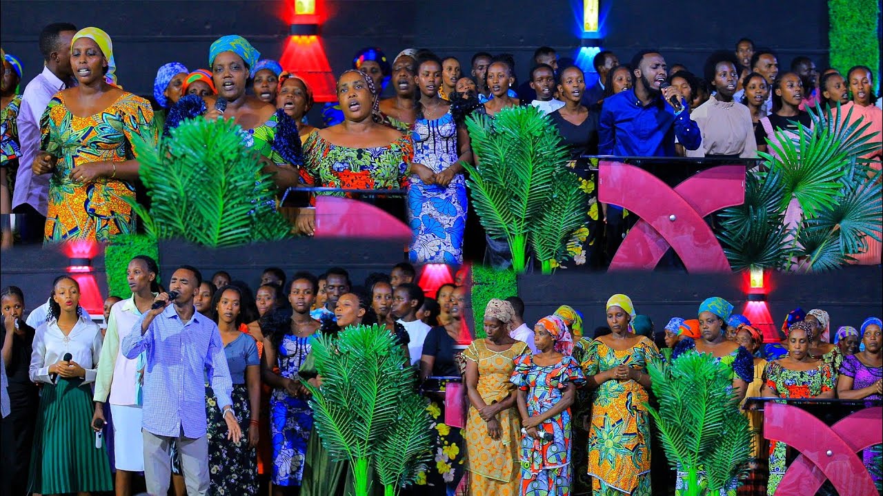 Wow😍BWAMBERE CHOIR YABAPFAKAZI HAMWE NA EMMAÜS CHOIR BAHURIYE MUGATATU KABAYUMBE 🔥🇧🇮BYARUMUNEZERO