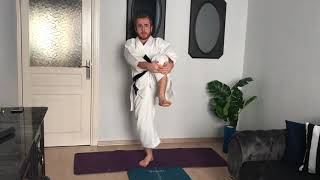 Karate Temel Tekni̇k Çalişmasi Öncesi̇nde Isinma Hareketleri̇