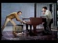 Jerry lee lewis  tocando piano con los pies