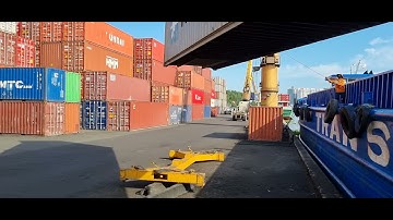 Kiểm tra container nhập xà lan tại cảng Transimex