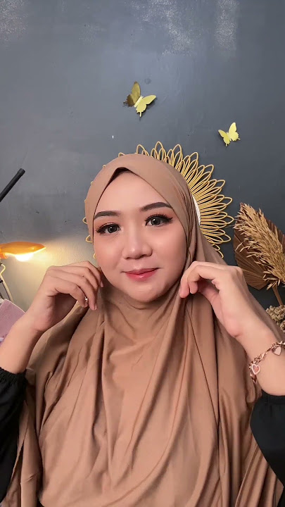 2 in 1 Hijab. Udah ada cadarnya bisa dinaik turunin nih.. #frenchkhimar #bergosyari #jilbabsyari