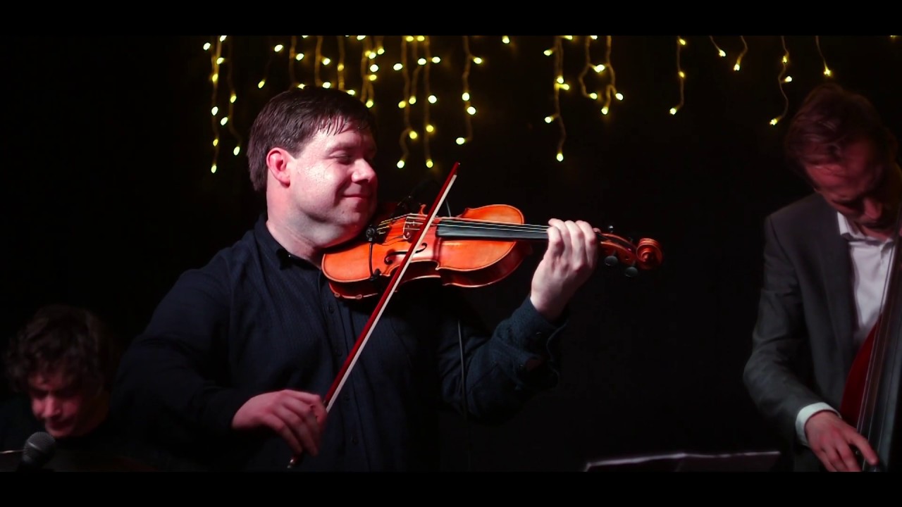 Violinist John Pearce plays 'Skylark' at Fringe Jazz with David Newton