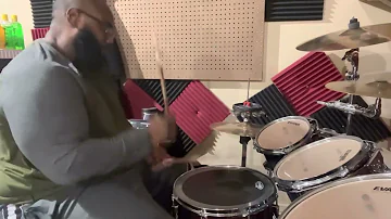 The Isley Brothers- Footsteps in the dark. Drum Cover. I do not own the rights to this song.