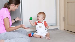 МЕЛКАЯ МОТОРИКА - занятия для детей от 9 месяцев до года (2 часть)