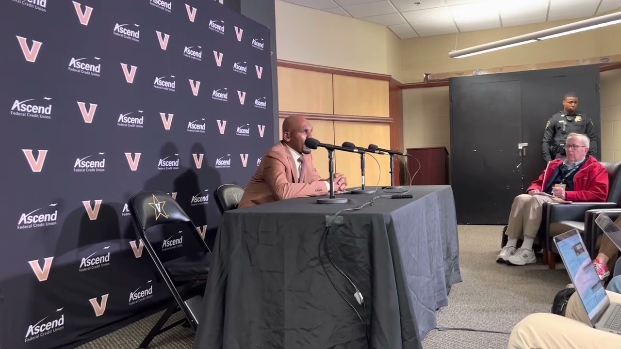 Jerry Stackhouse, Ezra Manjon, and Myles Stute post-Wofford win press conference