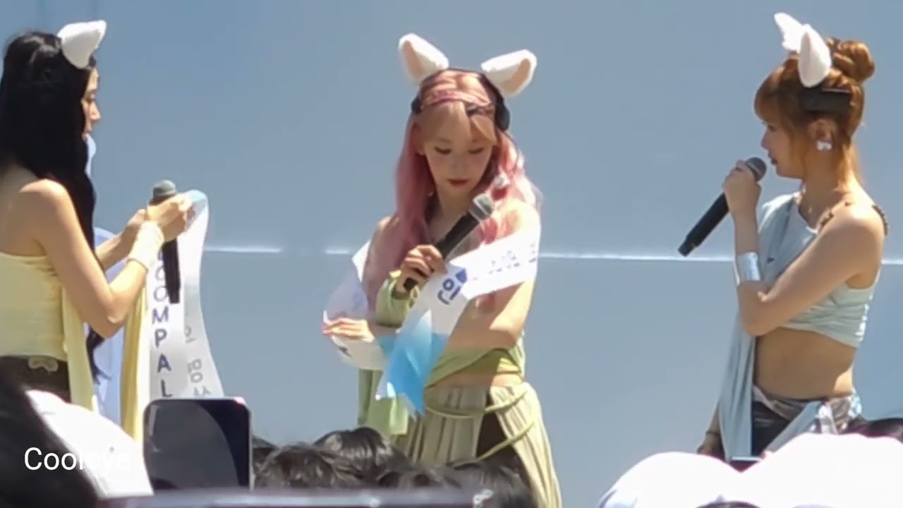 260530 LE SSERAFIM (르세라핌) MUSIC CORE (음악중심) Mini Fan